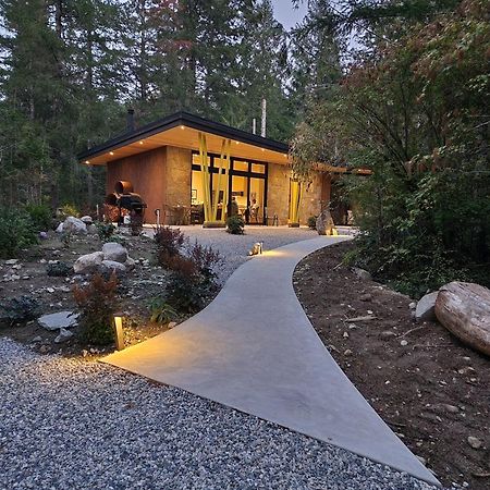 The Shed At Moon Dance Hotel Madeira Park Exterior foto