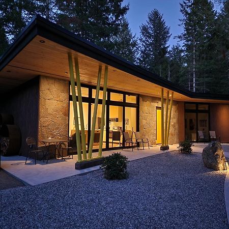 The Shed At Moon Dance Hotel Madeira Park Exterior foto
