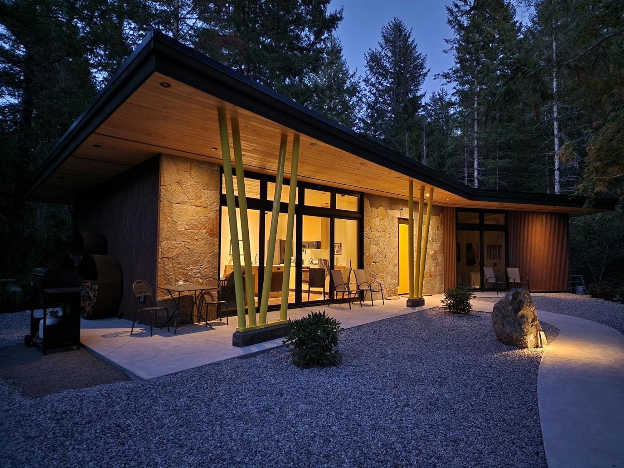 The Shed At Moon Dance Hotel Madeira Park Exterior foto