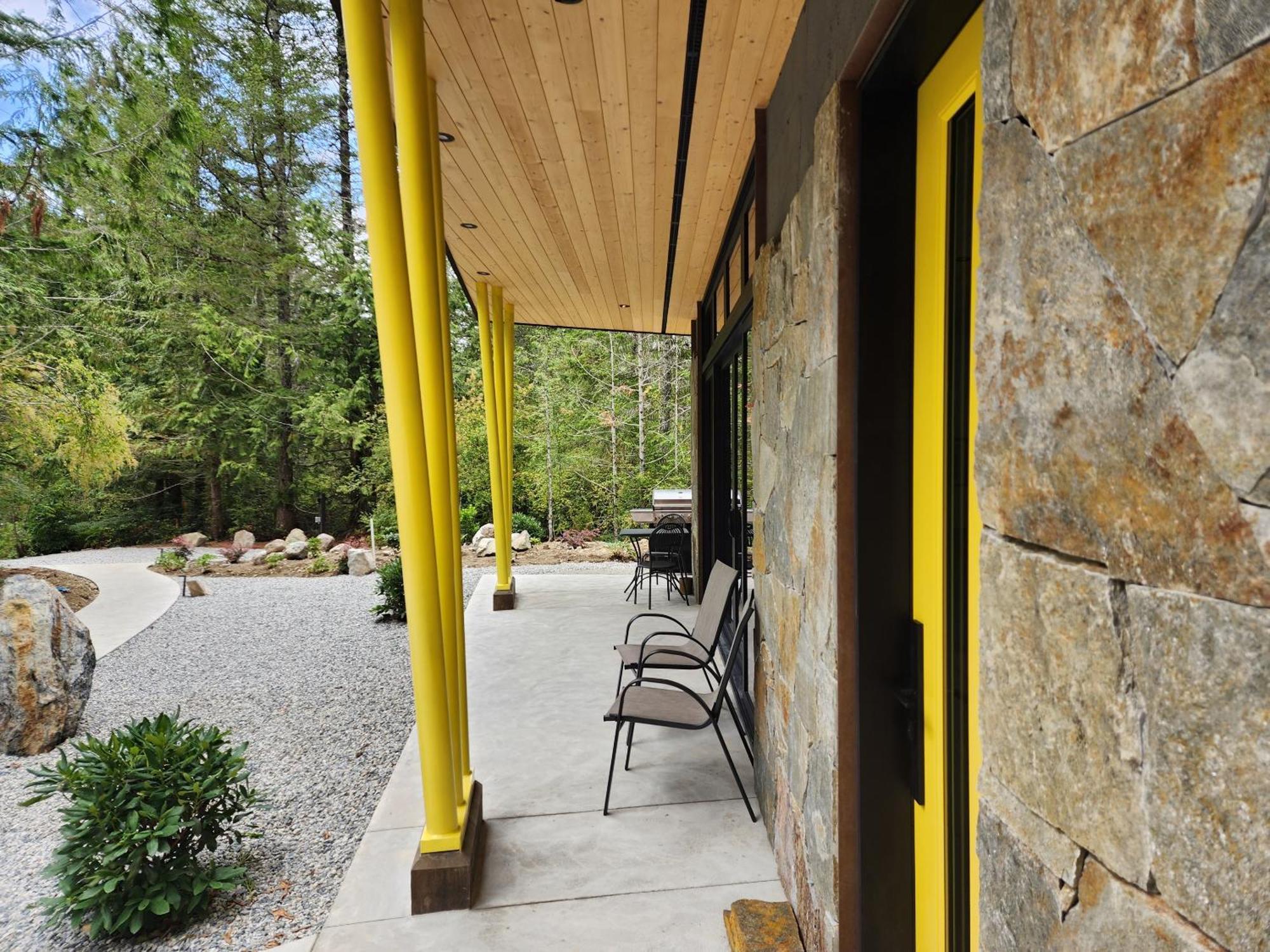 The Shed At Moon Dance Hotel Madeira Park Exterior foto