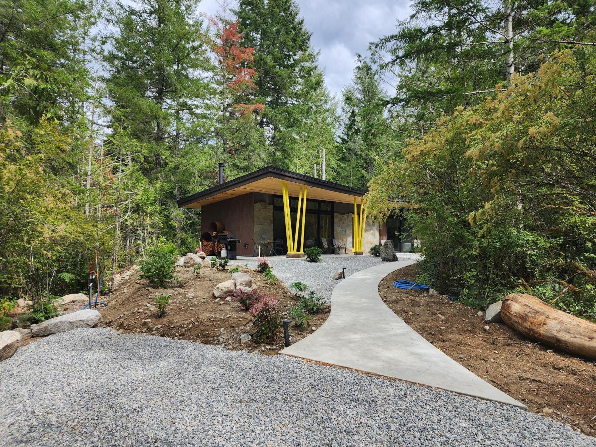 The Shed At Moon Dance Hotel Madeira Park Exterior foto